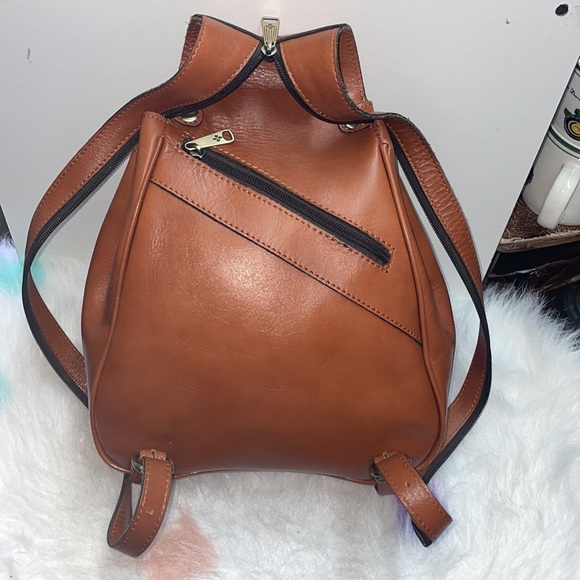 Patricia Nash ‘Itala’ Saddle Sling backpack - Picture 3 of 15
